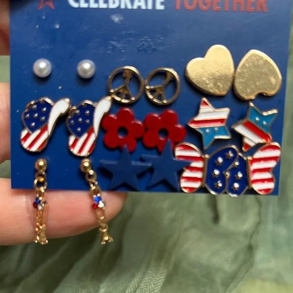 9 Patriotic Earrings Set NWT - Picture 3 of 6